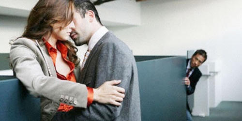 Đòn thù của anh chồng có vợ ngoại tình