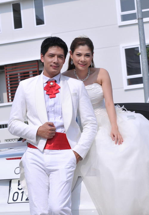 Những mỹ nhân showbiz Việt làm “kẻ thứ 3“