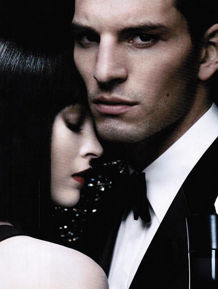 Chồng vào nhà nghỉ với “phụ nữ lạ“