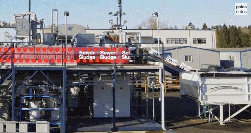 Tái chế nước uống từ... phân người