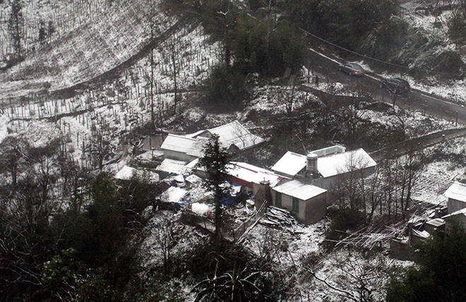 Du khách bất chấp rét 0 độ lên Sa Pa ngắm tuyết 