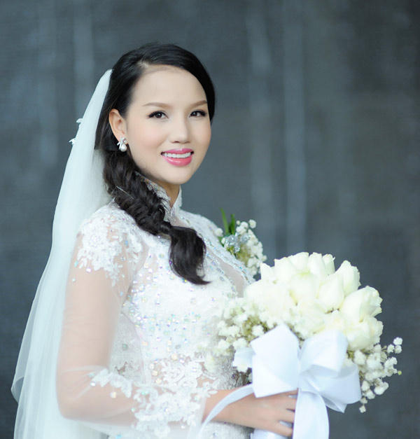 Dustin Nguyễn âm thầm tổ chức đám cưới với Bebe Phạm