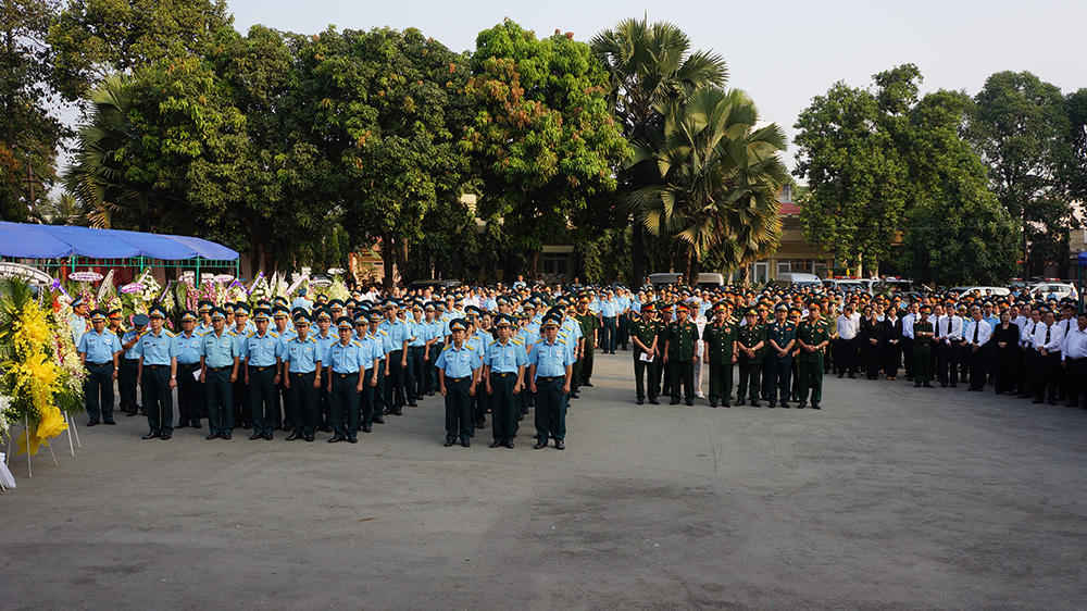 Đau xót tiễn đưa 4 chiến sĩ hy sinh trong vụ rơi trực thăng quân sự