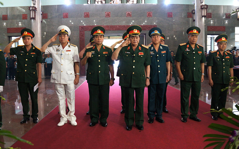 Đau xót tiễn đưa 4 chiến sĩ hy sinh trong vụ rơi trực thăng quân sự