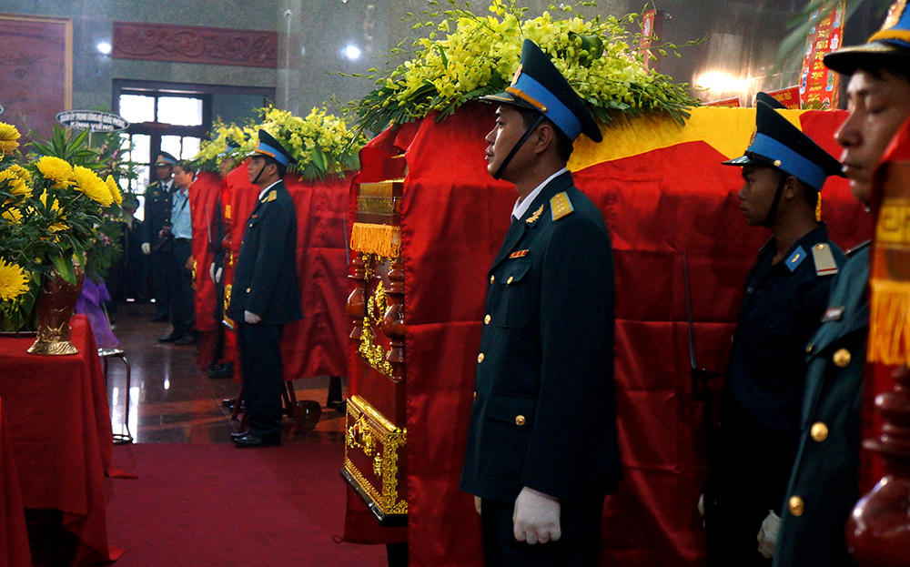 Đau xót tiễn đưa 4 chiến sĩ hy sinh trong vụ rơi trực thăng quân sự