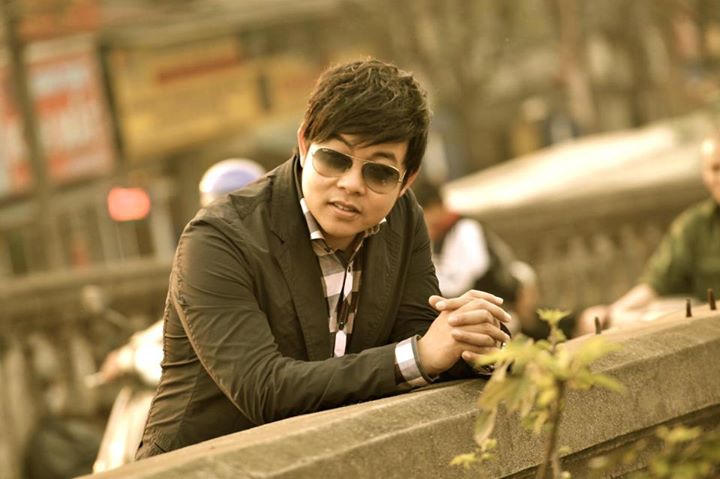 Quang Lê: “Tôi không về nước chạy show kiếm tiền“