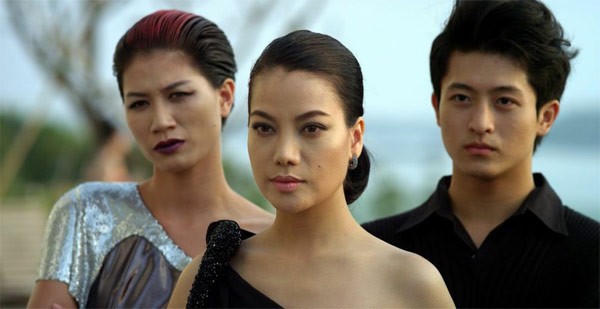 Xô xát với công an, siêu mẫu “tố dâm” Trang Trần bị tạm giữ 