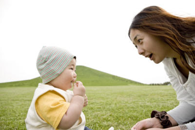 Phụ nữ độc thân "xin con" thế nào cho đúng luật?