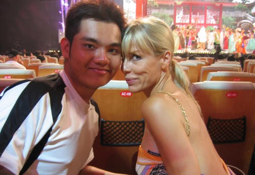 Giá khủng khiếp của việc đưa hoa hậu đi thi quốc tế