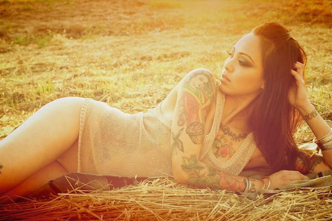 Mỹ nhân gốc Việt nóng bỏng trong phim “Fast & Furious 7“