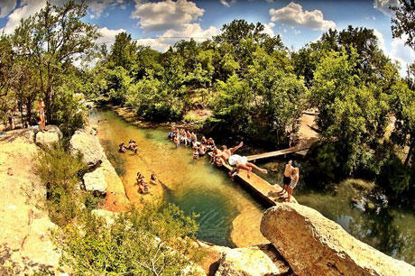 Tới giếng “tử thần” thử độ “liều mạng“