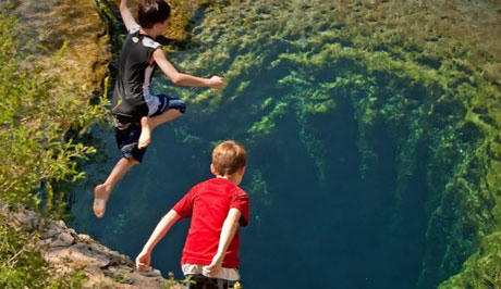 Tới giếng “tử thần” thử độ “liều mạng“