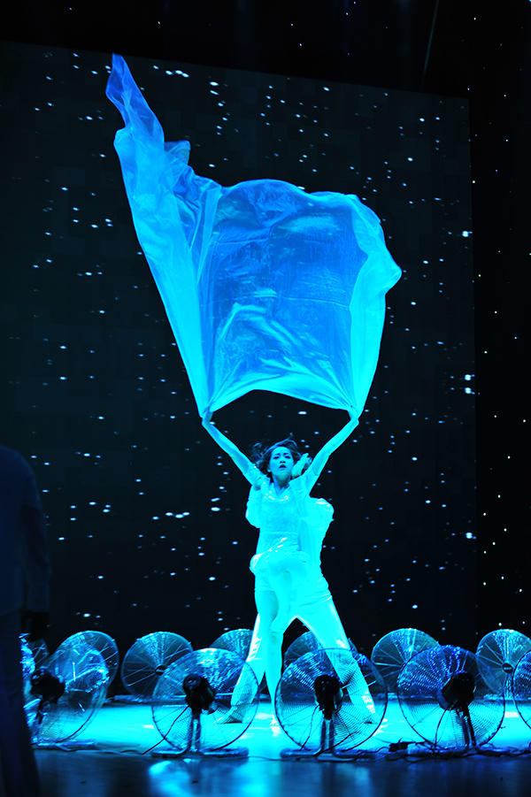 Ninh Dương Lan Ngọc thành quán quân Bước nhảy Hoàn vũ 2015