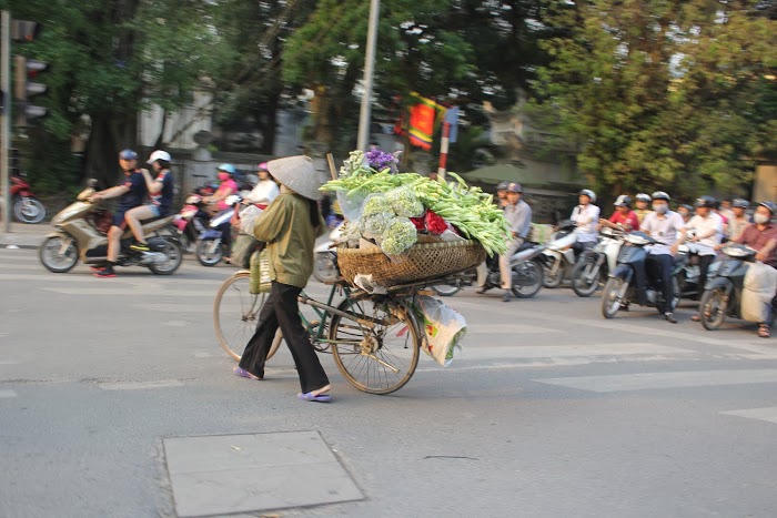 Những chân trời tháng Tư