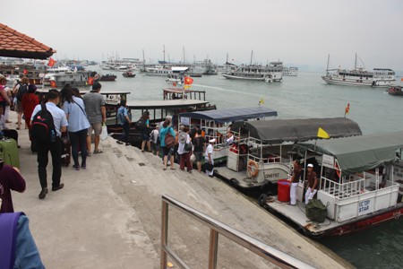 “Cháy vé” tour 30/4