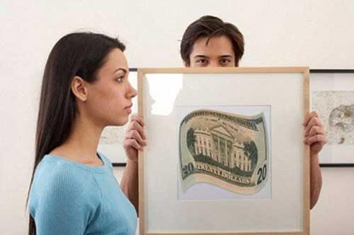 Tủi nhục mỗi lần ngửa tay xin tiền “phát chẩn” của chồng