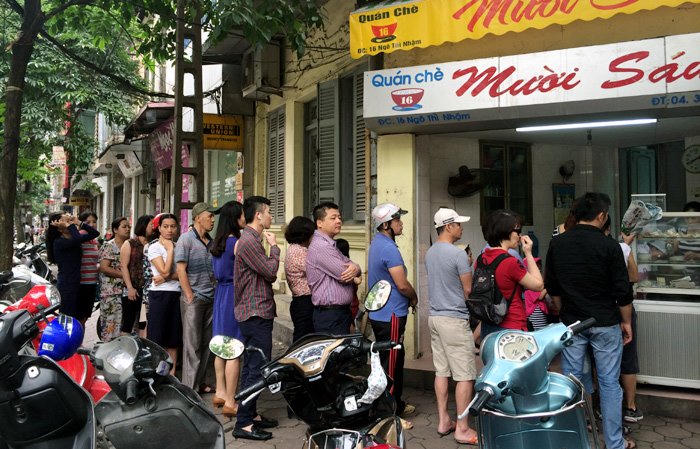 Sếp mua trăm đĩa bánh trôi cúng cầu may