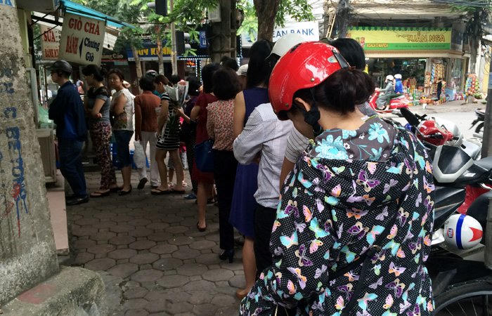 Sếp mua trăm đĩa bánh trôi cúng cầu may