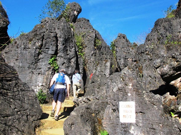 Núi Hàm Rồng vào Top 8 điểm ngắm hoàng hôn đẹp nhất thế giới