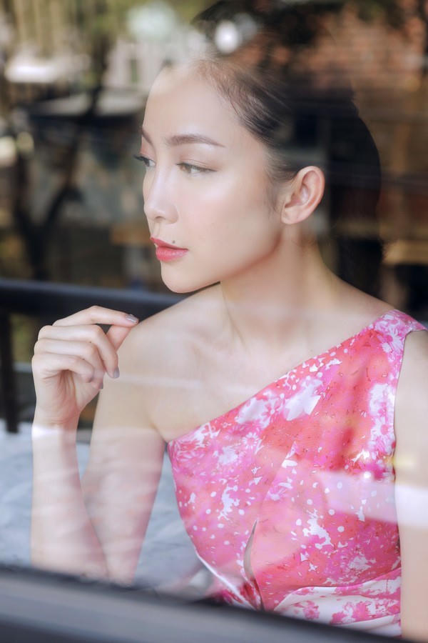 Linh Nga: “Cha con gái ở rất gần chúng tôi“