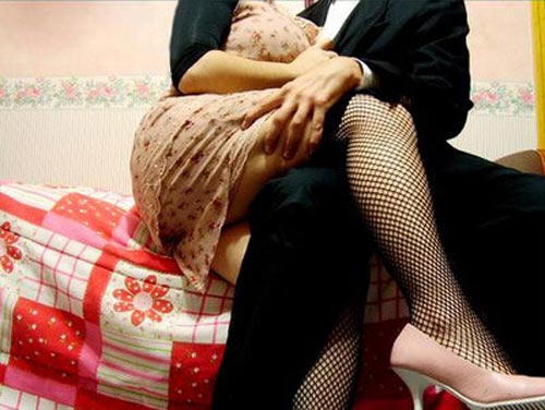 Hậu ly hôn, quý bà chỉ mê “phi công trẻ“