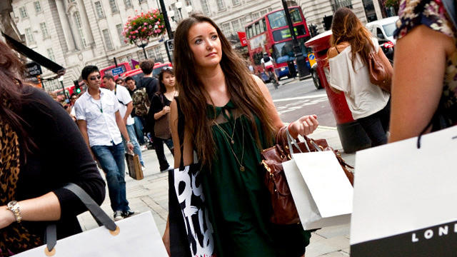 Âm thanh và mùi hương ảnh hưởng tới quyết định chi tiêu