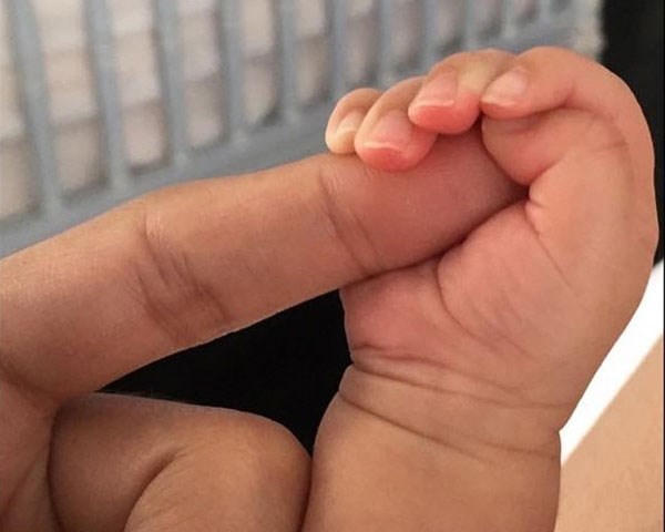 Sau hơn 1 tháng sinh con, Tăng Thanh Hà khoe dáng thon 