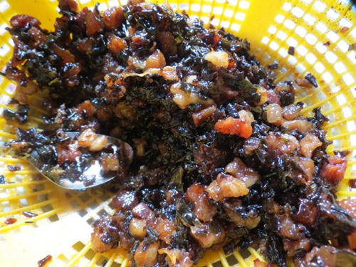 Đi Huế đừng quên thử chè bột lọc nhân heo quay