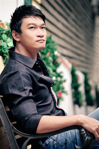 Lý Hùng, Trung Hiếu khốn đốn vì dấu hỏi giới tính