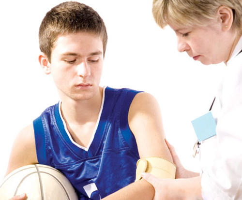 Chuyện khó nói của con trai và “hàm răng kim loại“