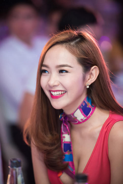 Minh Hằng: 'Tôi không quá cao tay để giấu chuyện yêu'