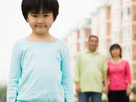 Con riêng của chồng và nỗi khổ của những bà mẹ kế