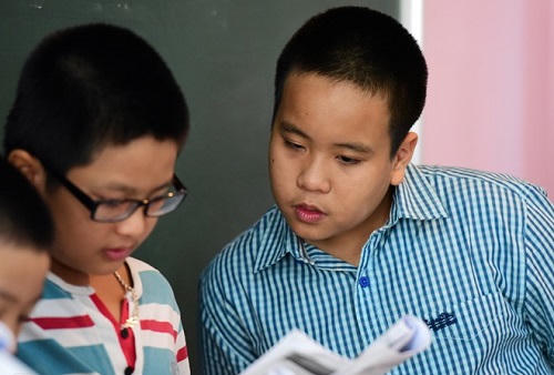 Công thức dạy con của cha mẹ thần đồng Đỗ Nhật Nam