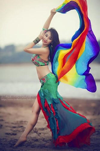 Múa bụng để “khoe rốn, khoe ngực”?