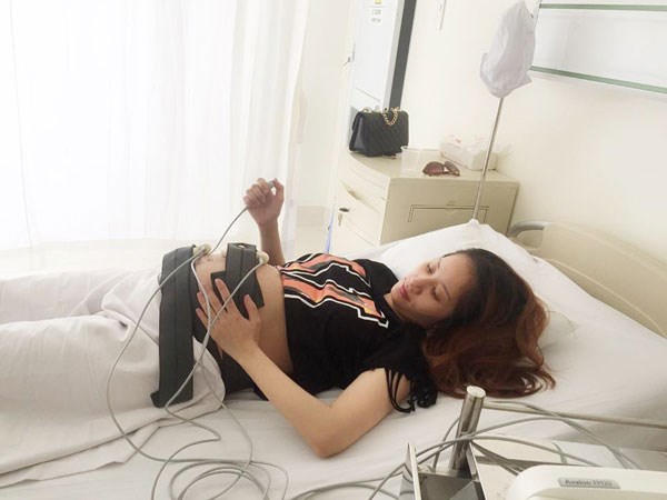 Khánh Thi đã sinh con trai đầu lòng