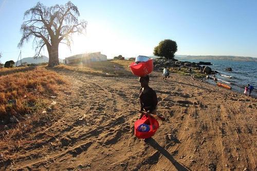 Đón bình minh trên hồ Lago