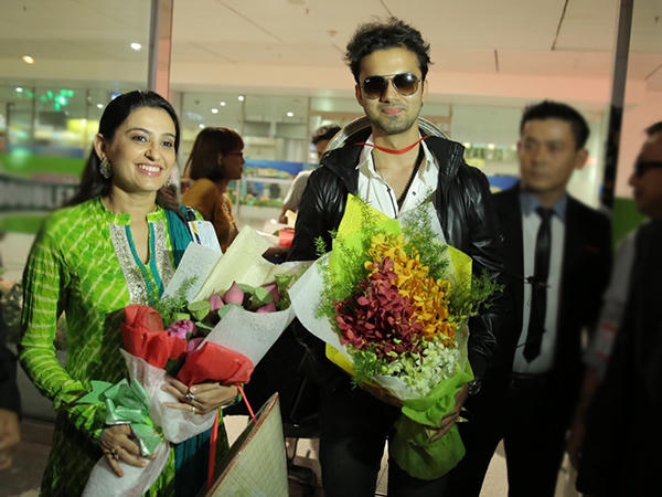 Ngôi sao “Cô dâu 8 tuổi” làm kẹt cứng sân bay Sài Gòn