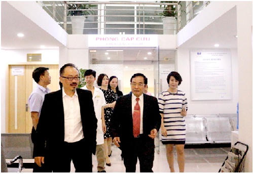 Bệnh viện Hà Thành hợp tác với Insmart triển khai sản phẩm bảo hiểm sức khỏe cao cấp