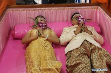 Những vùng đất đưa tang người sống