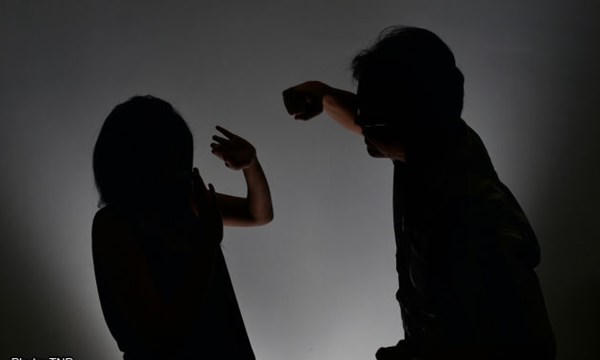 Dính bẫy của chồng cũ?