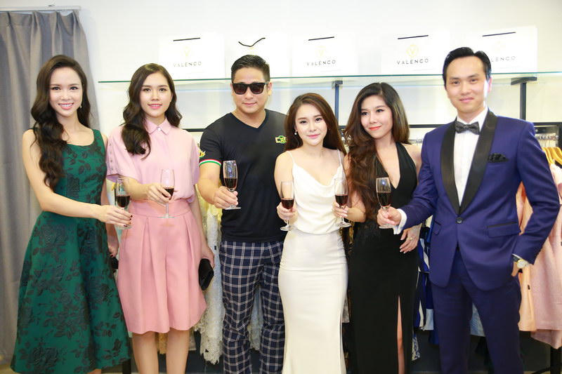 “Hotgirl nửa tỉ” Trang Cherry ra mắt “con đầu lòng”