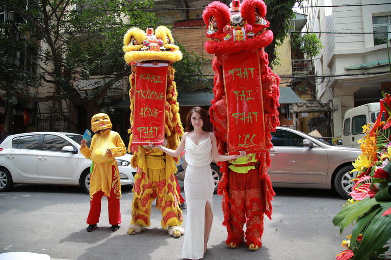 “Hotgirl nửa tỉ” Trang Cherry ra mắt “con đầu lòng”