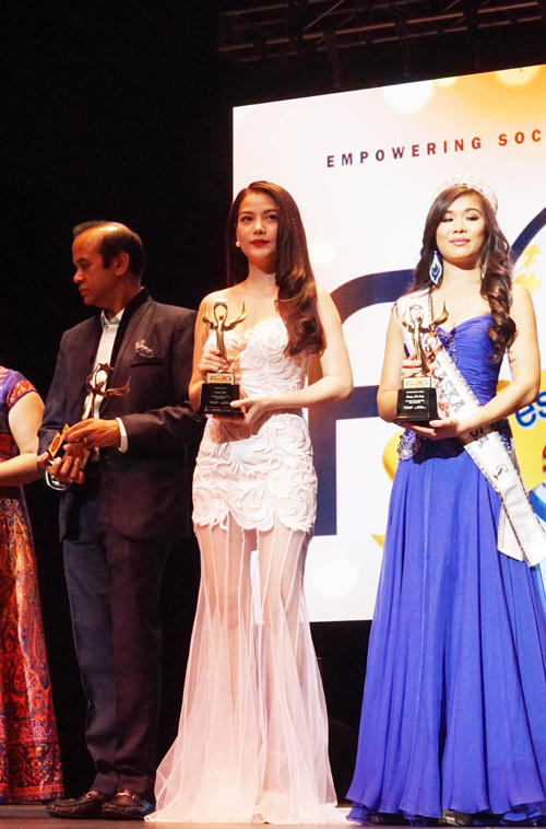 Nghi án “nổ” giải thưởng của Trương Ngọc Ánh