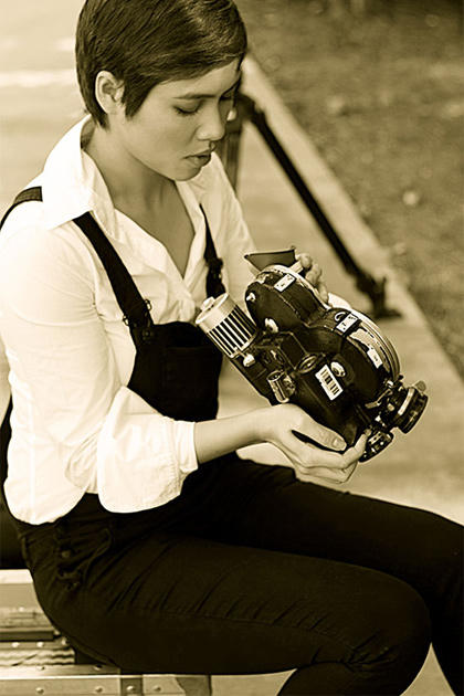 Á hậu nóng bỏng nhất Việt Nam khuyên "đàn em" đừng cởi đồ