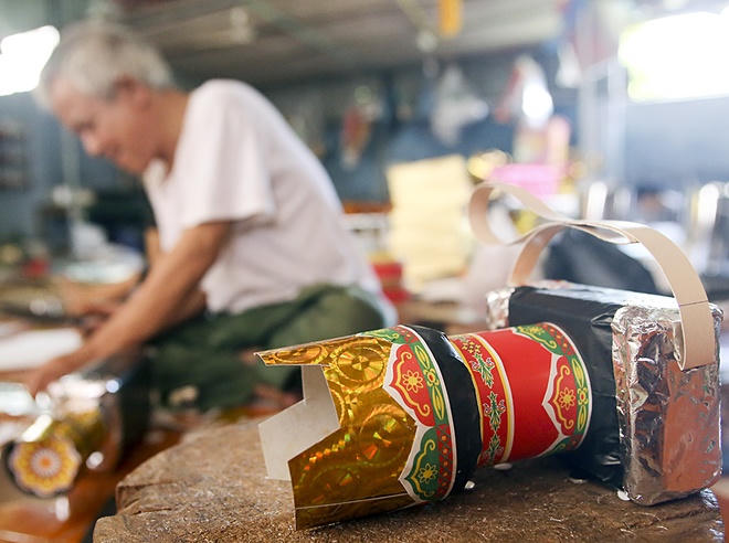 Biệt thự, ôtô, Iphone vàng mã cúng rằm tháng 7