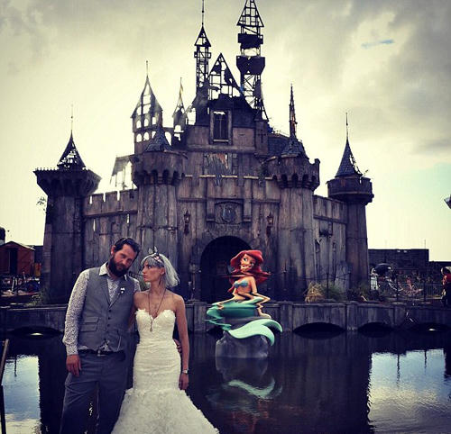 Cặp vợ chồng chọn... “địa ngục” hưởng tuần trăng mật