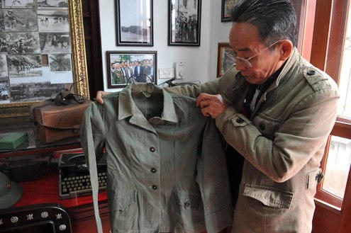 Cựu chiến binh từ chối tiền tỷ để giữ hàng ngàn kỷ vật thời chiến