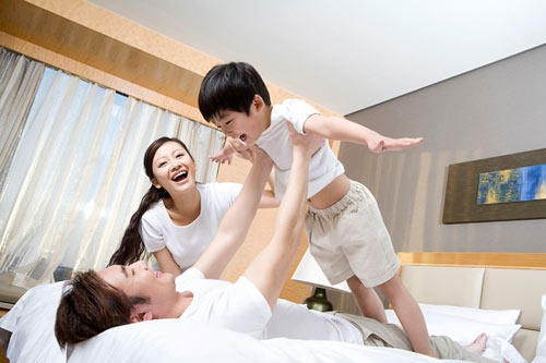 Bí mật "động trời" trong chiếc túi "hàng hiệu" của vợ