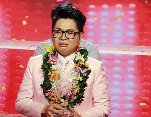 Đức Phúc khóc nức nở khi trở thành Quán quân Giọng hát Việt 2015
