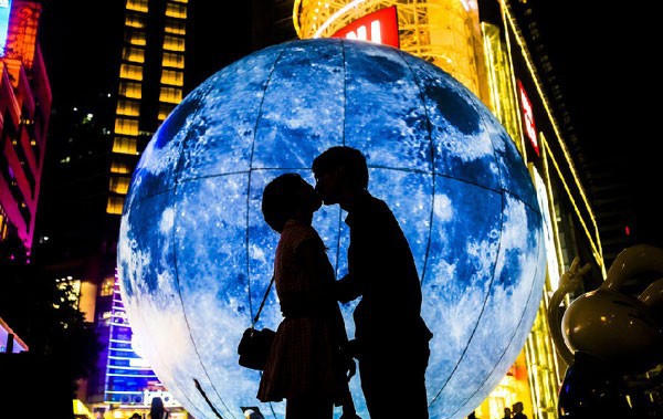 Tình yêu bày tỏ quá lố thường chóng tàn